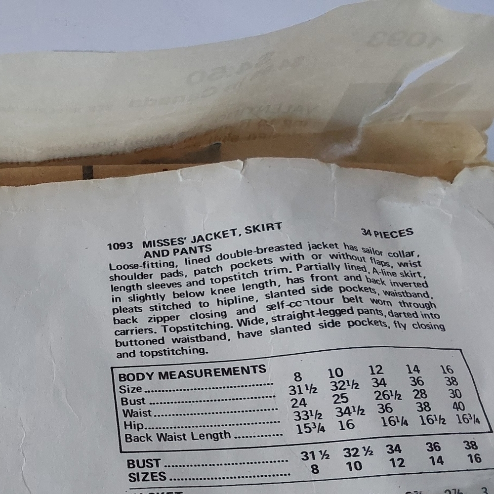 Valentino Vogue Couturier Design Pattern - Picture 9 of 10